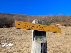 Randonnée en raquettes à neige au pic de Bergons Randonnée en raquettes à neige au pic de Bergons dans les Pyrénées