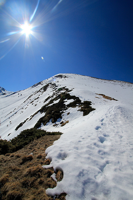 Randonnée en raquettes à neige au pic de Bergons dans les Pyrénées
