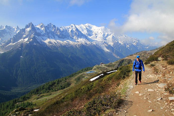 La randonnée est facile avec un superbe panorama devant et derrière nous Randonnée au lac Blanc à Chamonix
