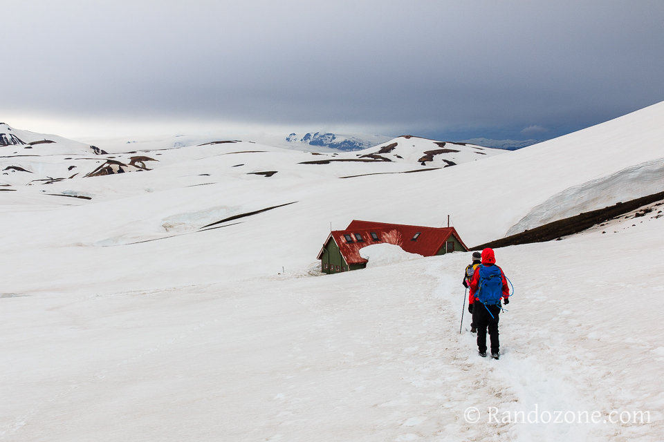 Dans la neige sur le Laugavegur