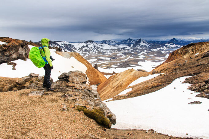 Point de vue sublime sur le trek du Laugavegur Point de vue sublime sur le trek du Laugavegur