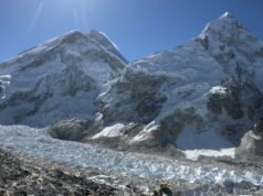 Nouvelle règle sur l’Everest : les alpinistes devront rapporter leurs déchets Photo de Himalayan Ecological Trekking sur Unsplash